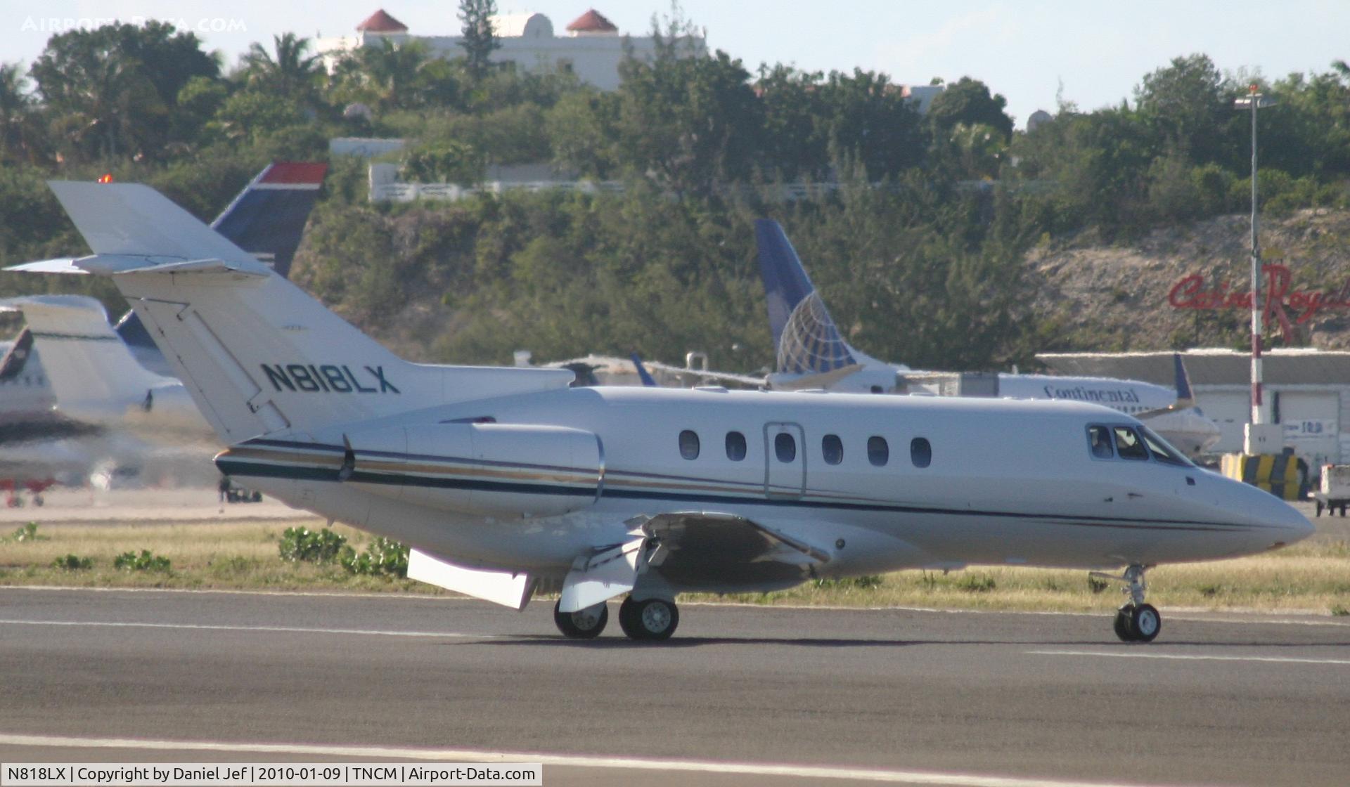 N818LX, 2001 Raytheon Hawker 800XP C/N 258534, N818LX just landed at TNCM