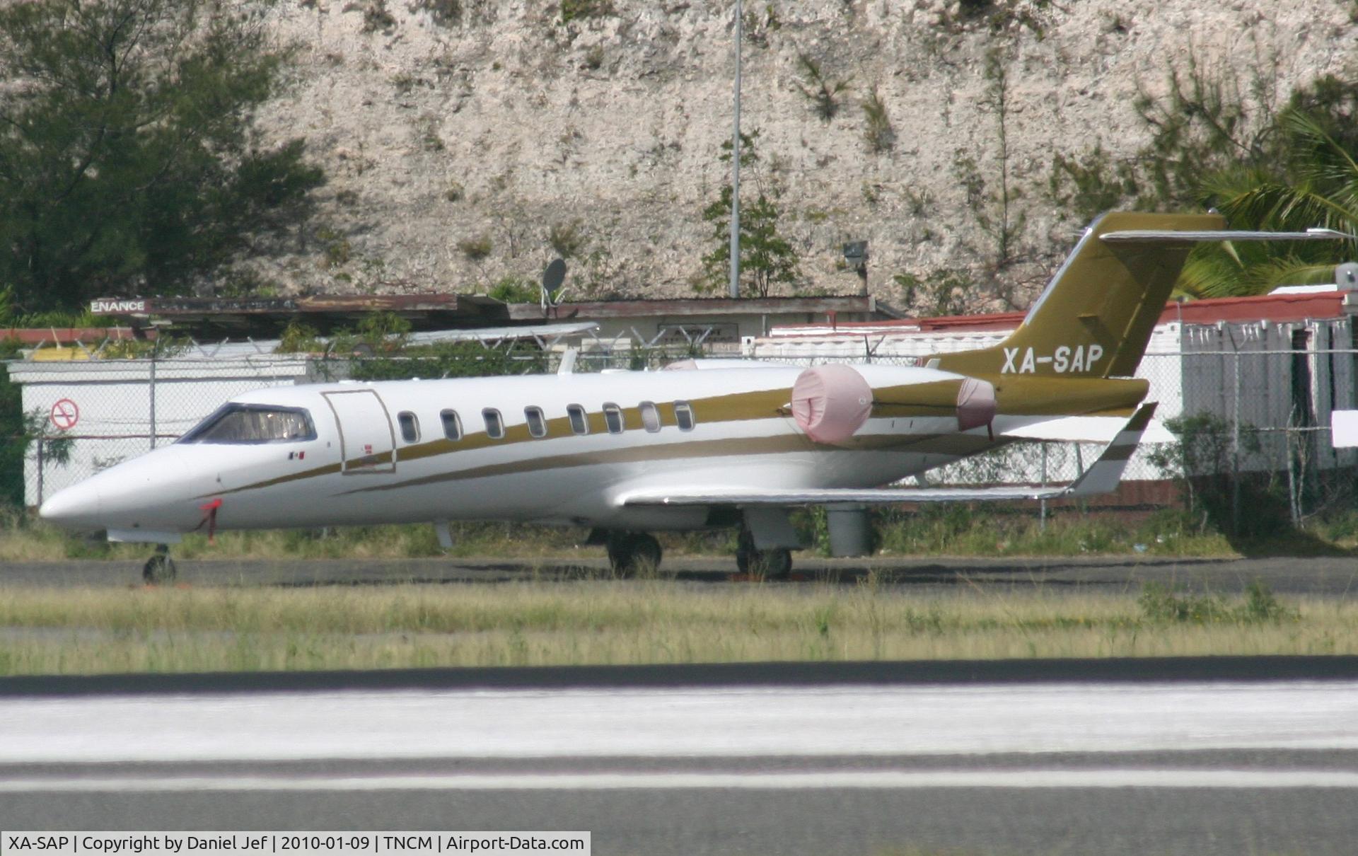 XA-SAP, Learjet 45 C/N 246, XA-SAP park at THE cargo ramp