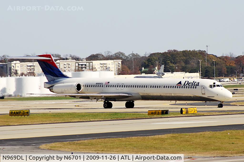 N969DL, 1990 McDonnell Douglas MD-88 C/N 53172, Delta