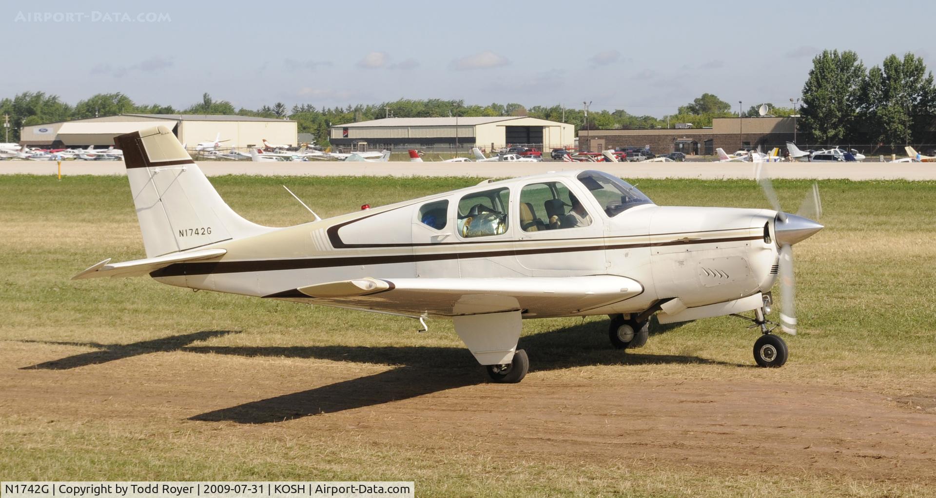 N1742G, 1962 Beech 35-B33 Debonair C/N CD-467, EAA AIRVENTURE 2009