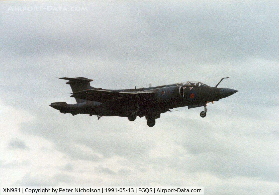 XN981, 1965 Hawker Siddeley Buccaneer S.2B C/N B3-08-63, Buccaneer S.2B of 12 Squadron landing at Lossiemouth in May 1991.