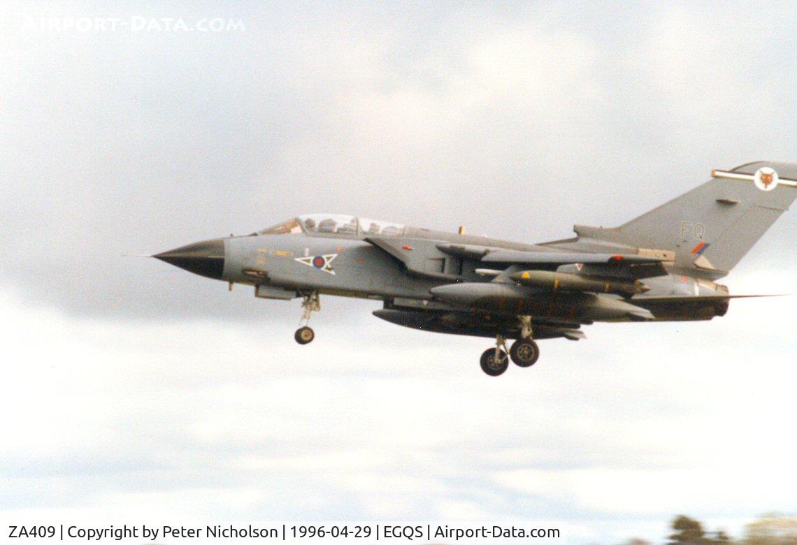 ZA409, 1983 Panavia Tornado GR.1 C/N 224/BT033/3108, Tornado GR.1B of 12 Squadron landing at Lossiemouth in April 1996.