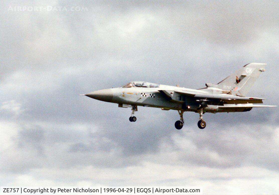 ZE757, 1988 Panavia Tornado F.3 C/N AS055/676/3304, Tornado F.3 of 43 Squadron based at RAF Leuchars landing at Lossiemouth in April 1996.