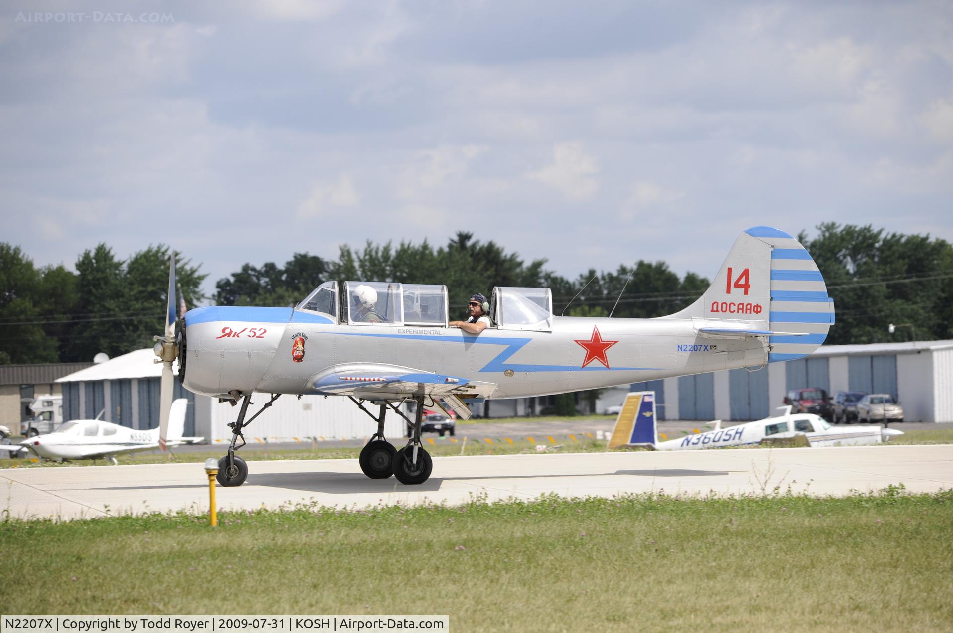 N2207X, 1982 Yakovlev Yak-52 C/N 822014, eaa airventure 2009