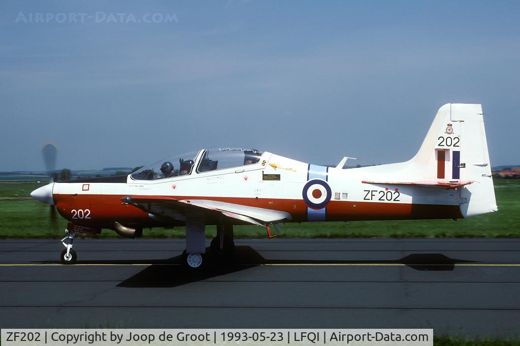 ZF202, 1989 Short S-312 Tucano T1 C/N S027/T27, 3 FTS operated the Tucano for just a short time. ZF202 has been put on display as a gate guard at Linton-on-Ouse recently.