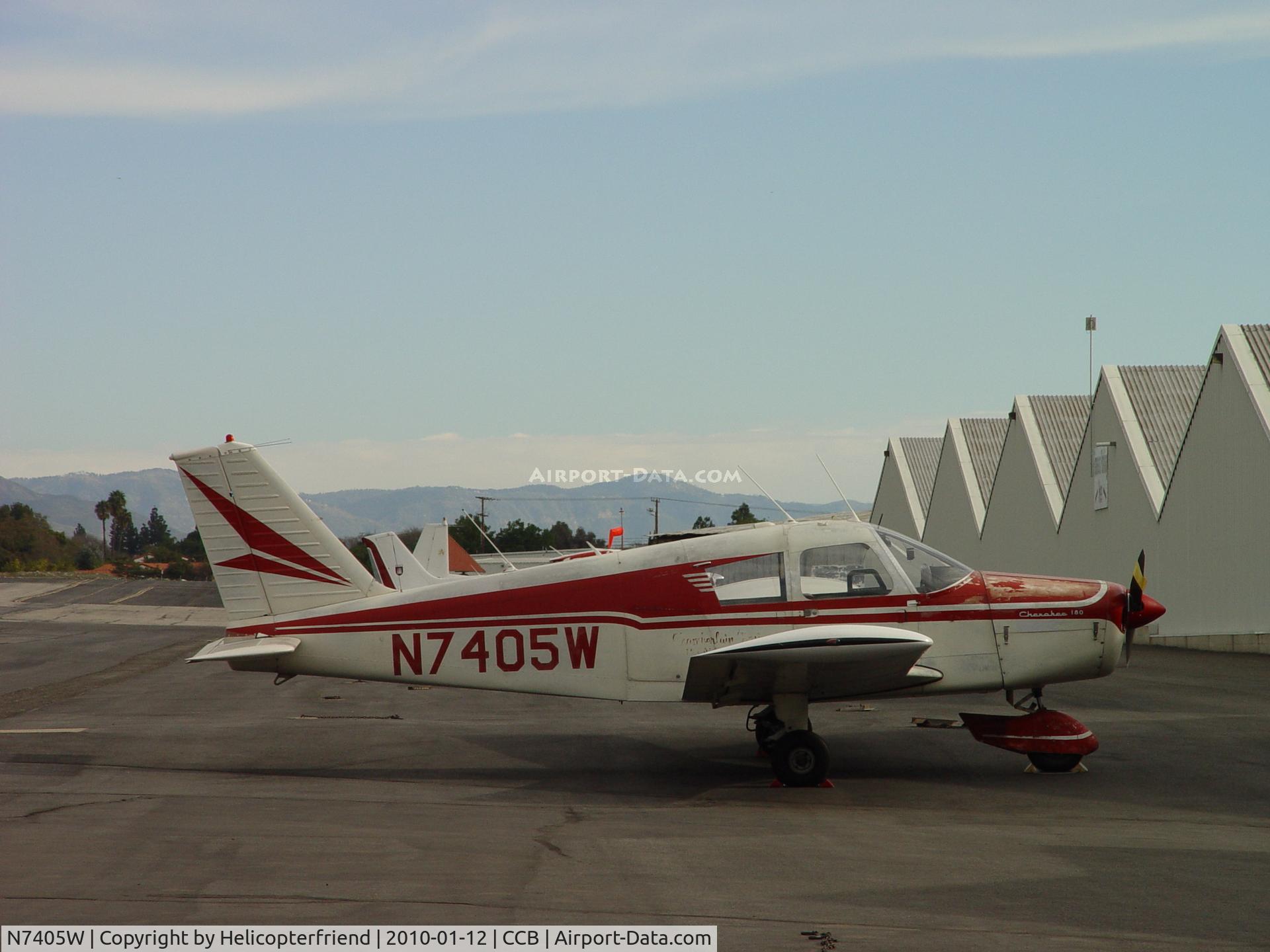 N7405W, 1963 Piper PA-28-180 C/N 28-1291, Parked in transient parking