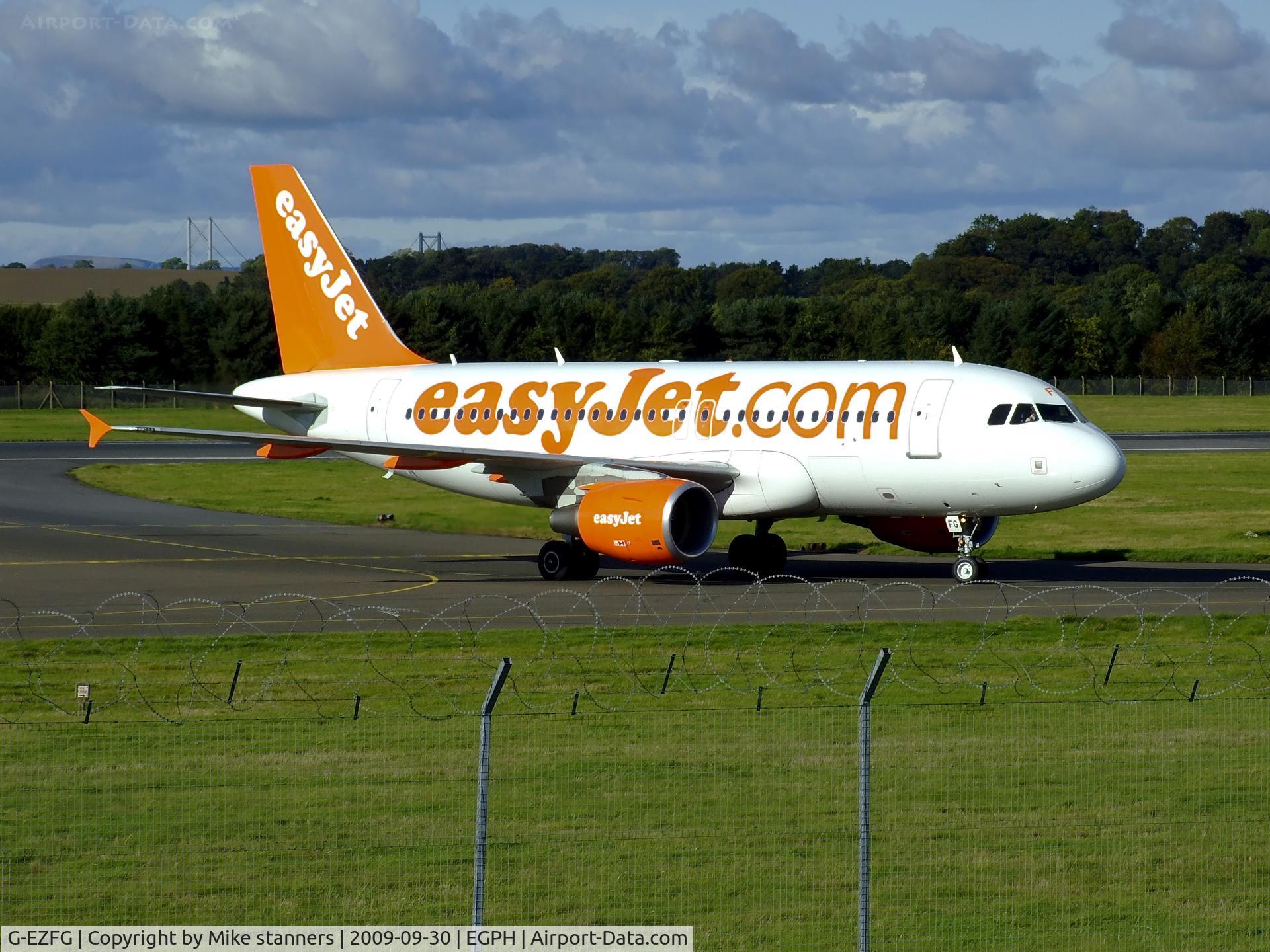G-EZFG, 2009 Airbus A319-111 C/N 3845, Easyjet A319 Arriving at EDI
