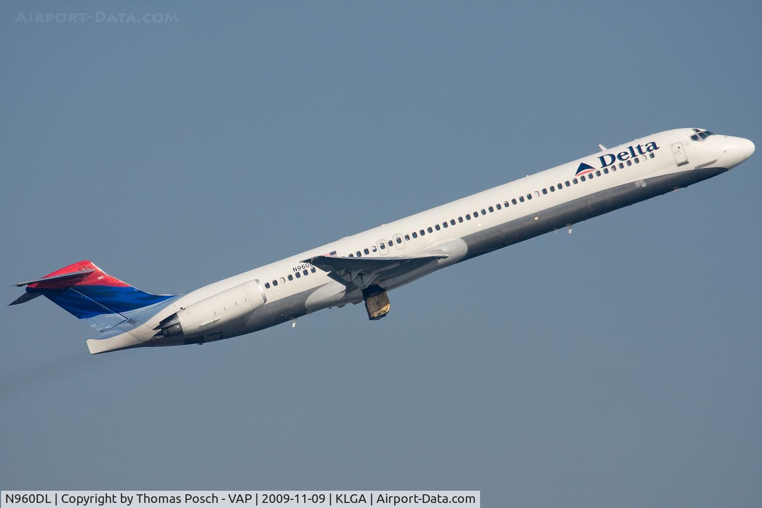 N960DL, 1990 McDonnell Douglas MD-88 C/N 49979, Delta Airlines