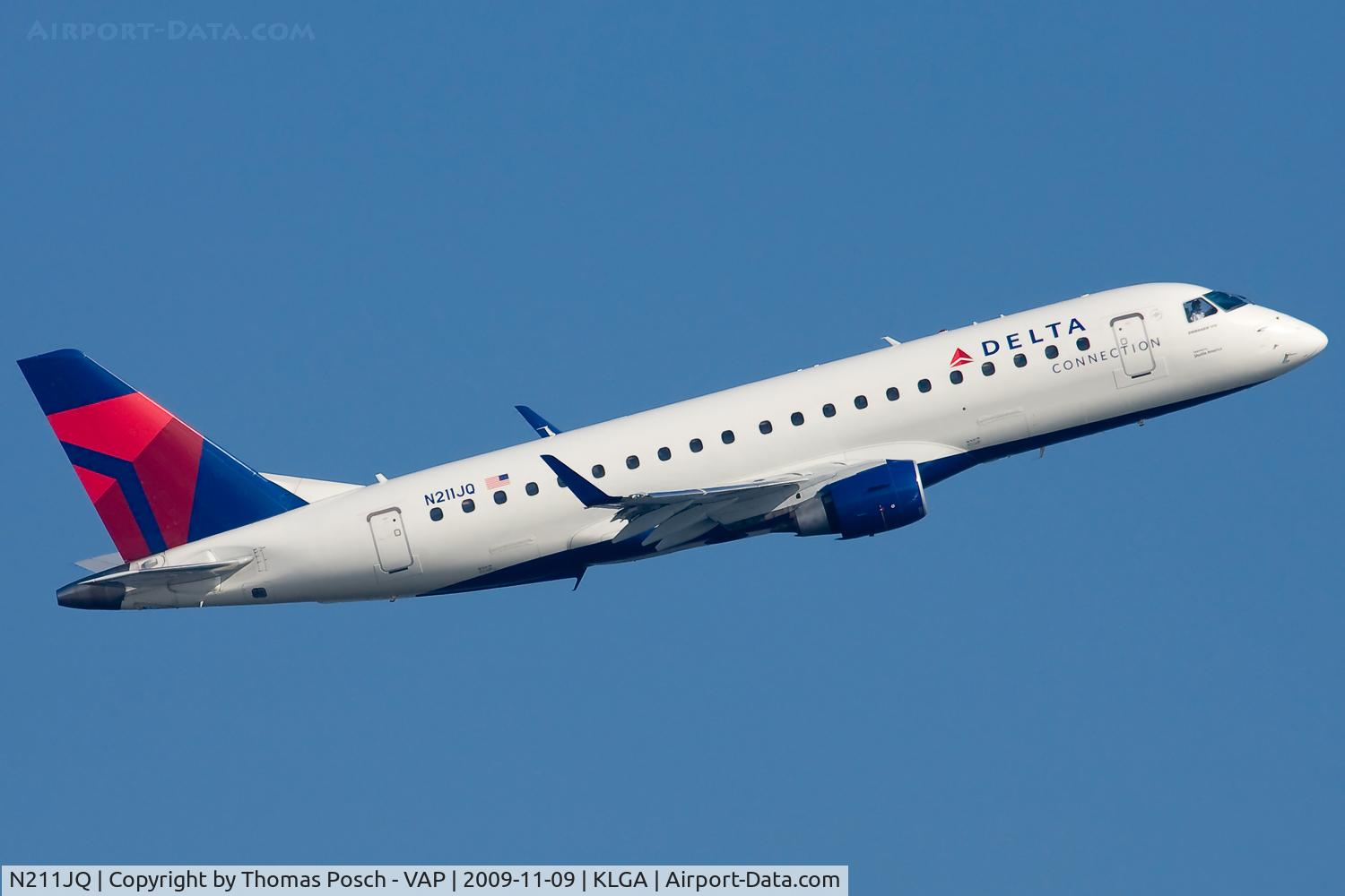 N211JQ, 2008 Embraer 175LR (ERJ-170-200LR) C/N 17000261, Delta Connection