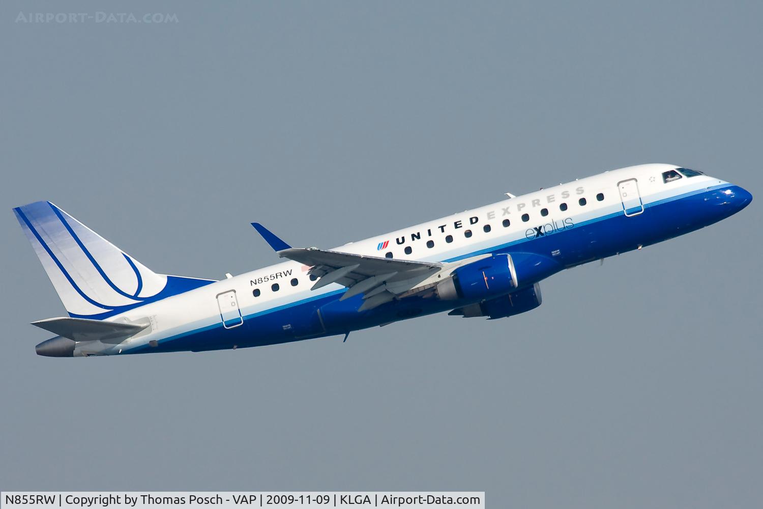 N855RW, 2005 Embraer 170SE (ERJ-170-100SE) C/N 17000077, United Express
