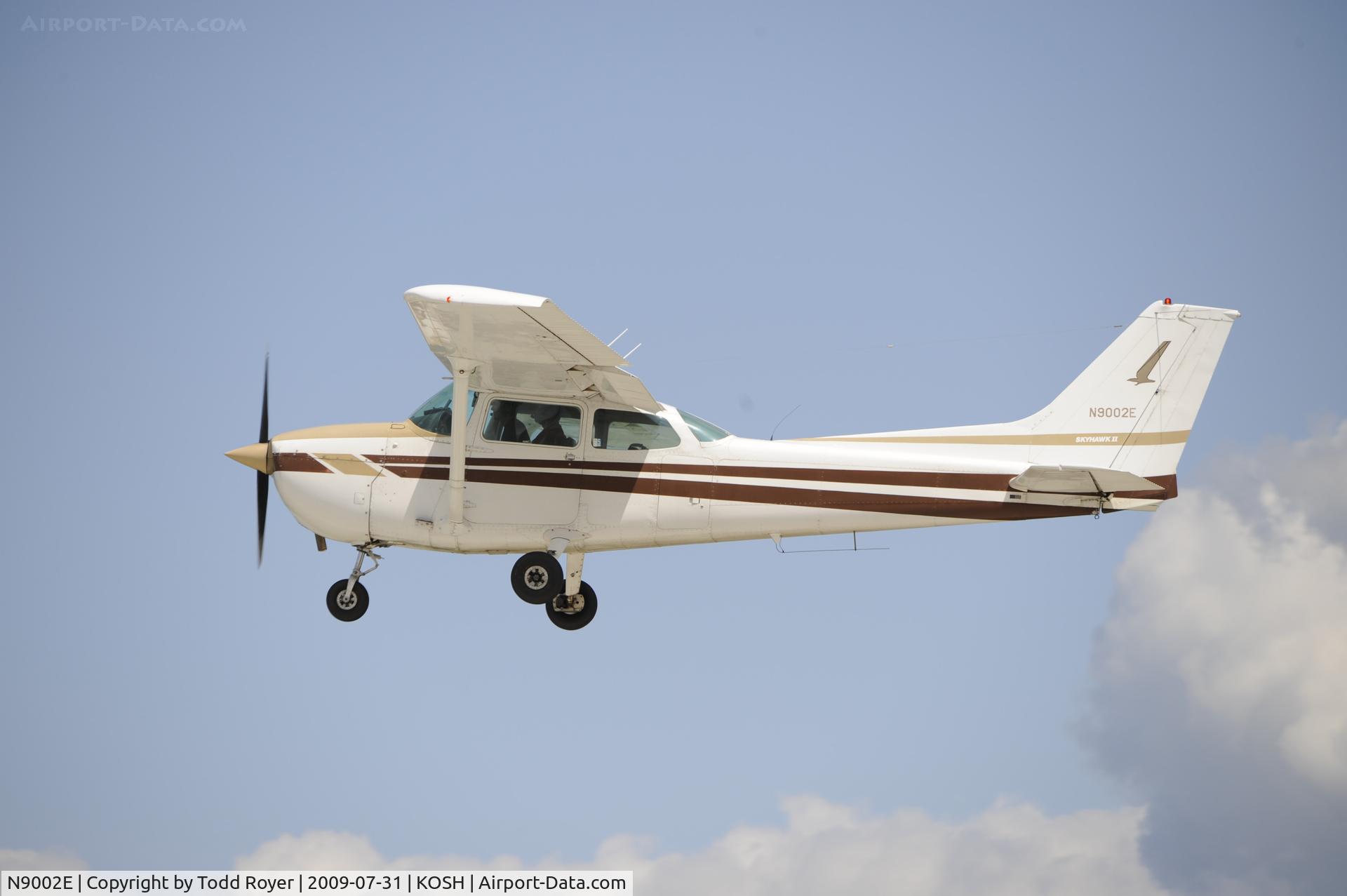 N9002E, 1979 Cessna 172N C/N 17272214, EAA AIRVENTURE 2009