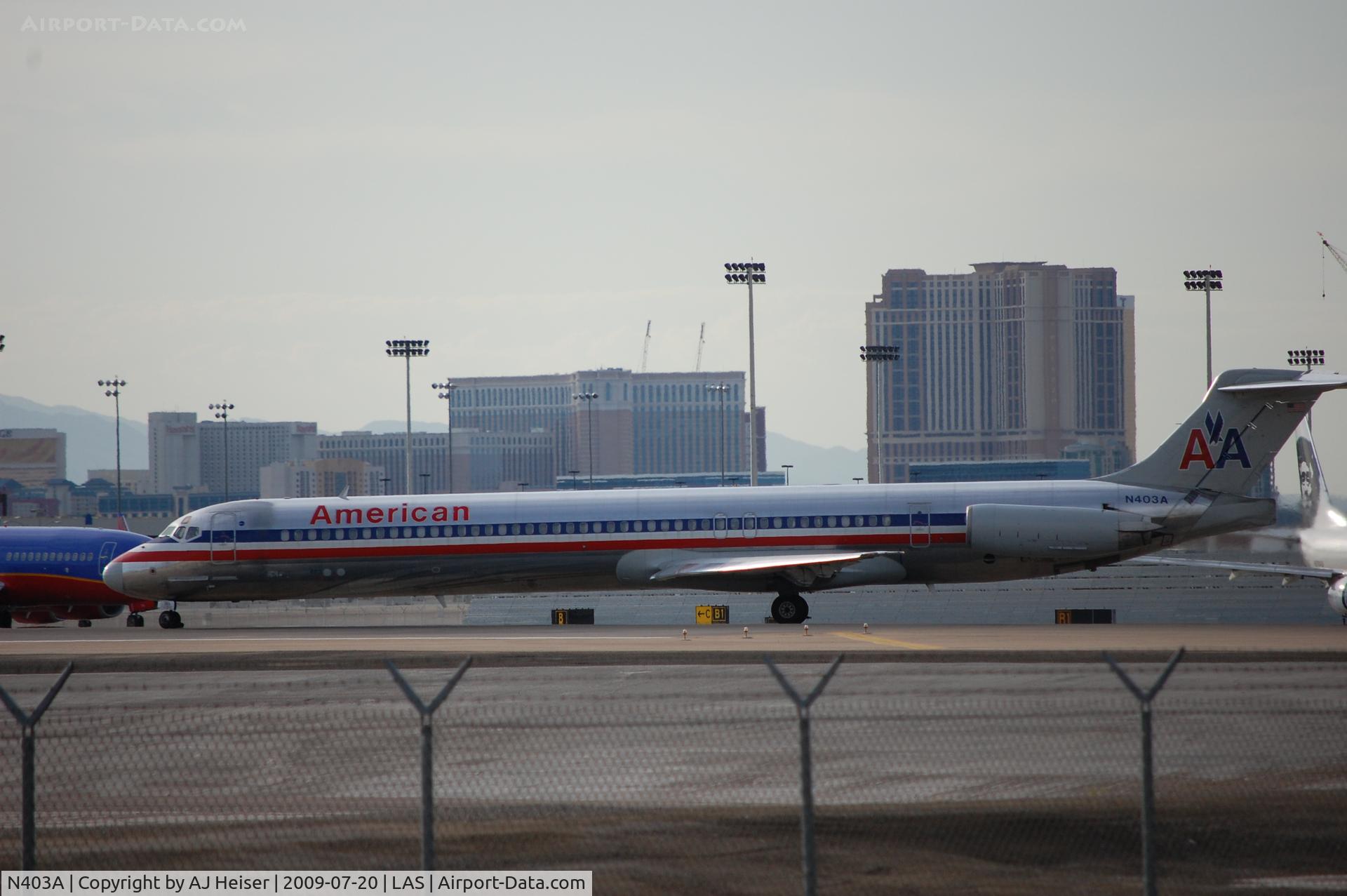 N403A, 1986 McDonnell Douglas MD-82 (DC-9-82) C/N 49314, Positioning rwy 25R