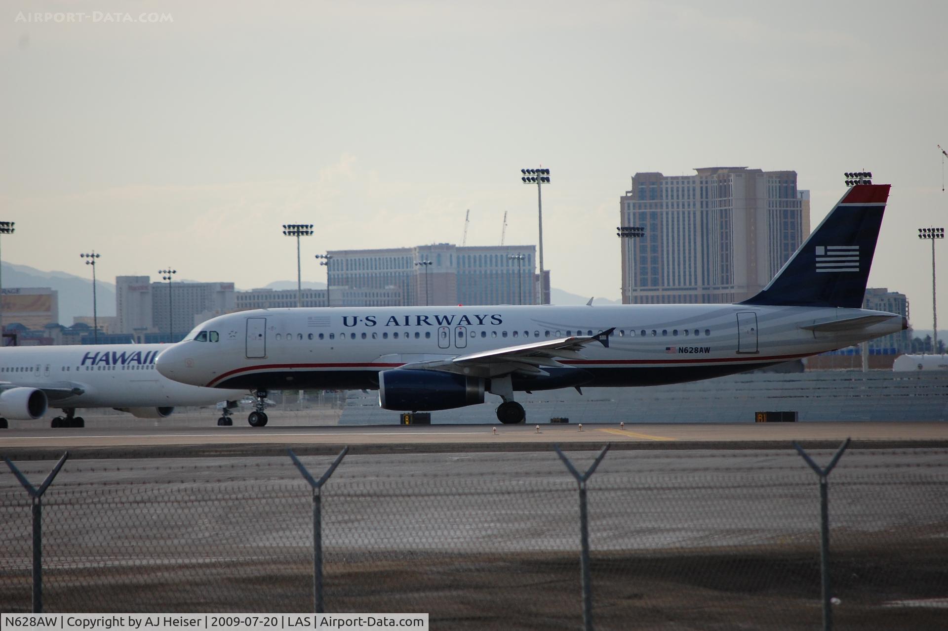 N628AW, 1989 Airbus A320-231 C/N 67, Positioning rwy 25R