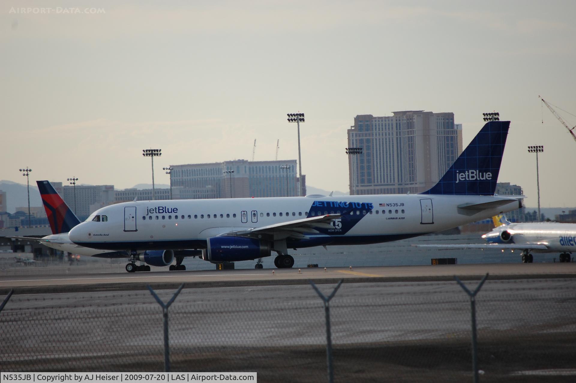 N535JB, 2002 Airbus A320-232 C/N 1739, Positioning rwy 25R