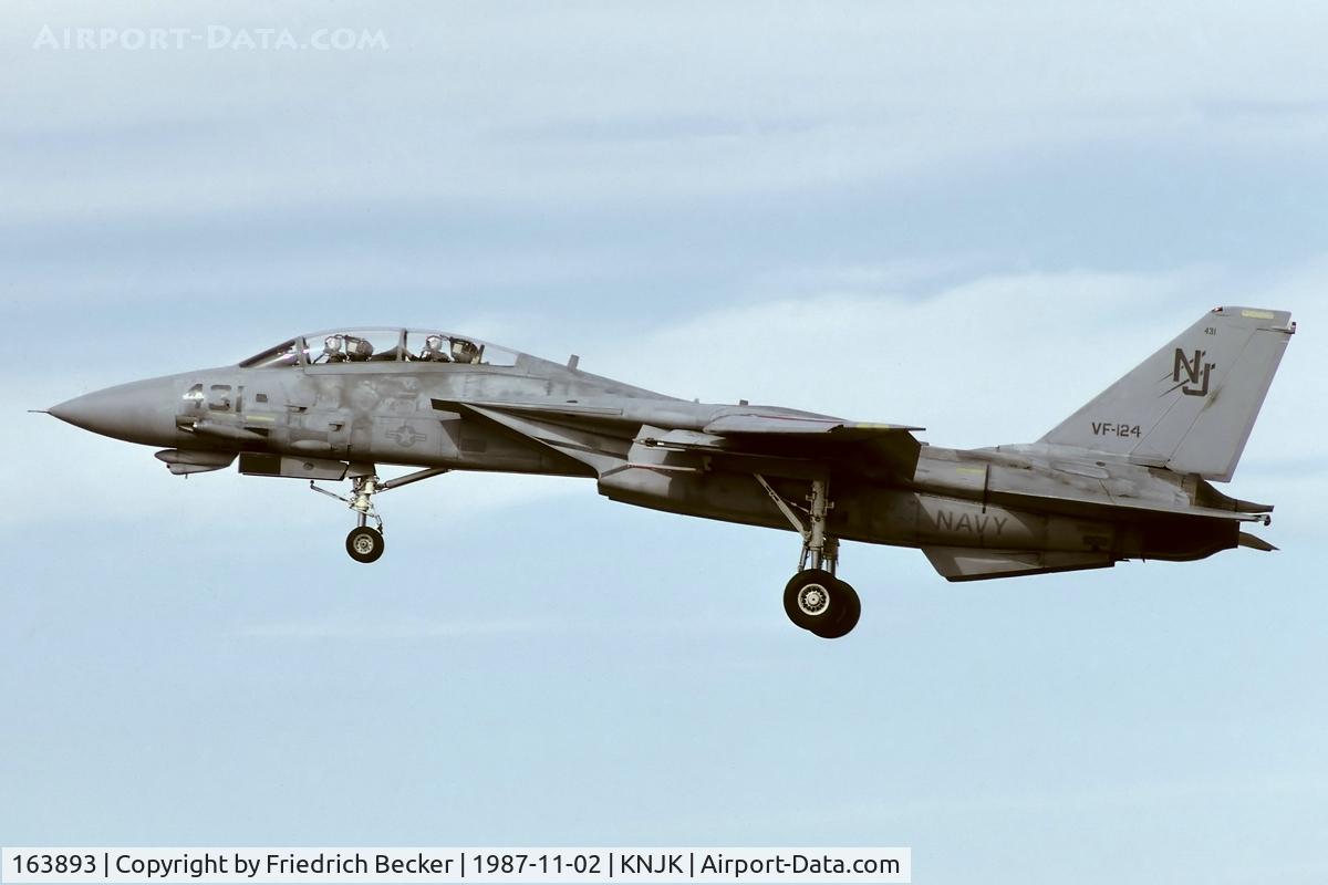 163893, Grumman F-14D Tomcat C/N 603, VF-126 F-14A code 431 short final at NAF El Centro