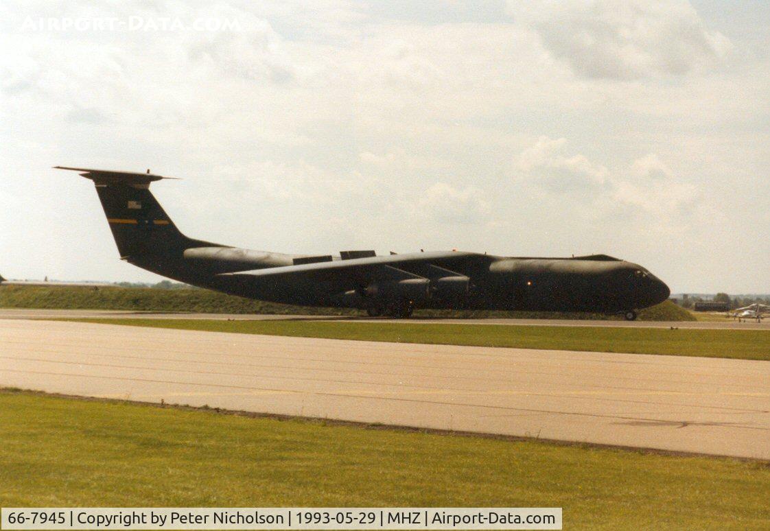 66-7945, 1966 Lockheed C-141B Starlifter C/N 300-6237, C-141B Starlifter of 437th Military Airlift Wing at Charleston AFB landing at the 1993 Mildenhall Air Fete.