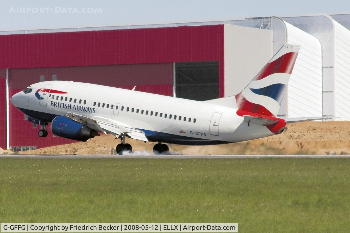 G-GFFG, 1990 Boeing 737-505 C/N 24650, touchdown