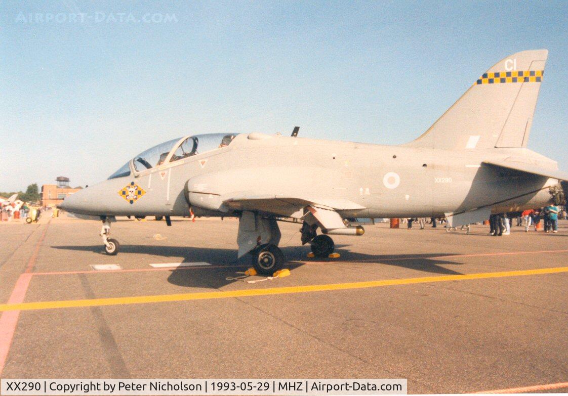 XX290, 1979 Hawker Siddeley Hawk T.1A C/N 116/312115, Hawk T.1A of 100 Squadron on display at the 1993 Mildenhall Air Fete.