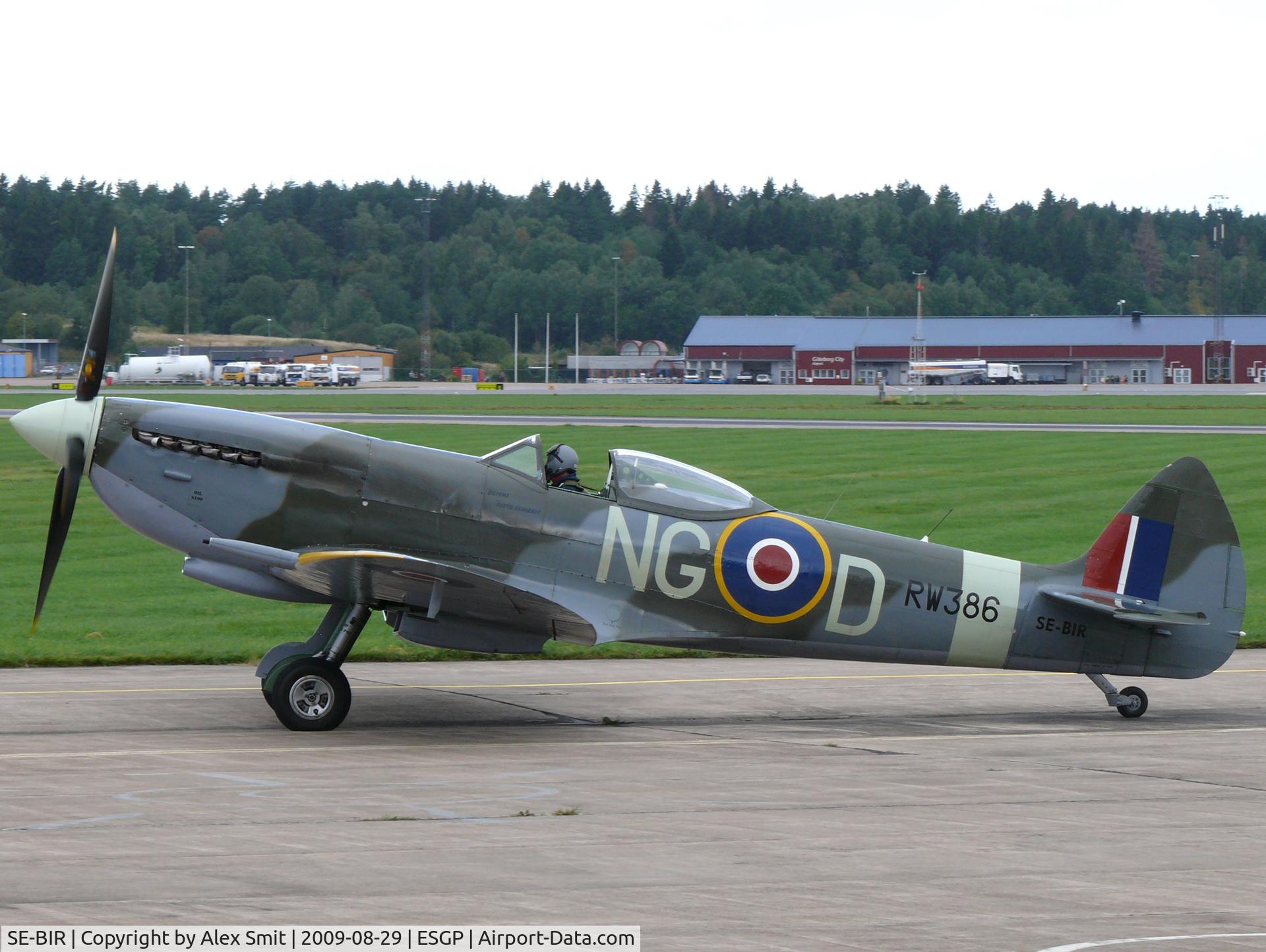 SE-BIR, 1945 Supermarine 361 Spitfire LF.XVIe C/N CBAF.IX.4644, Supermarine Spitfire MK.XVI SE-BIR Biltema painted as Royal Air Force RW326/DNG