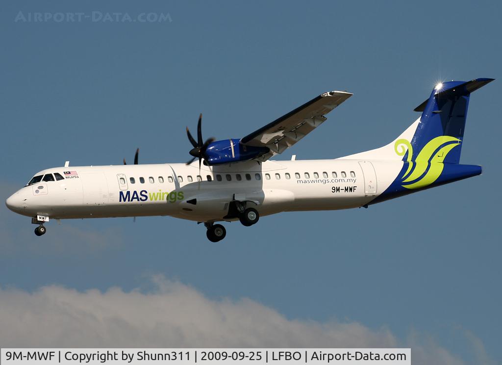9M-MWF, 2009 ATR 72-212A C/N 889, Landing rwy 32L