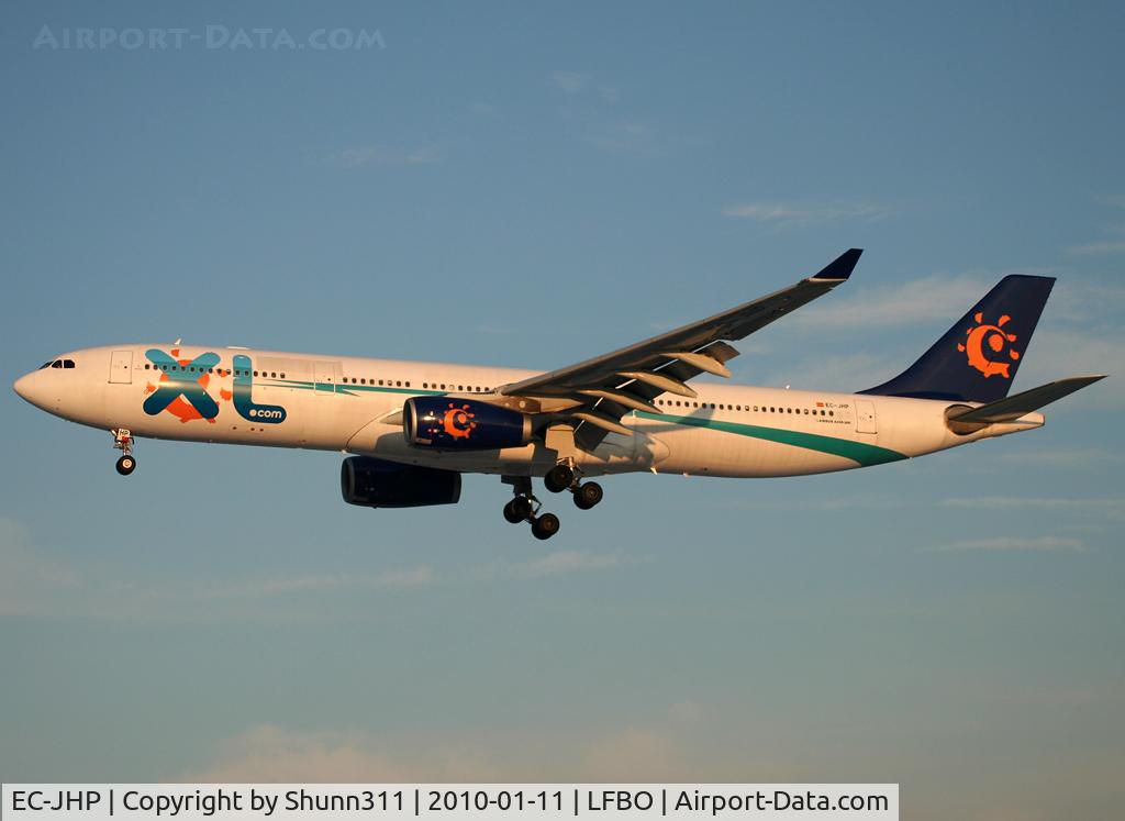 EC-JHP, 2005 Airbus A330-343X C/N 670, Landing rwy 32L on lease to XL Airways for Winter season 2009/2010