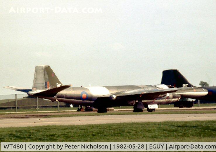 WT480, 1955 English Electric Canberra T.4 C/N EEP71427, Canberra T.4 of 231 Operational Conversion Unit at Wyton in May 1982.