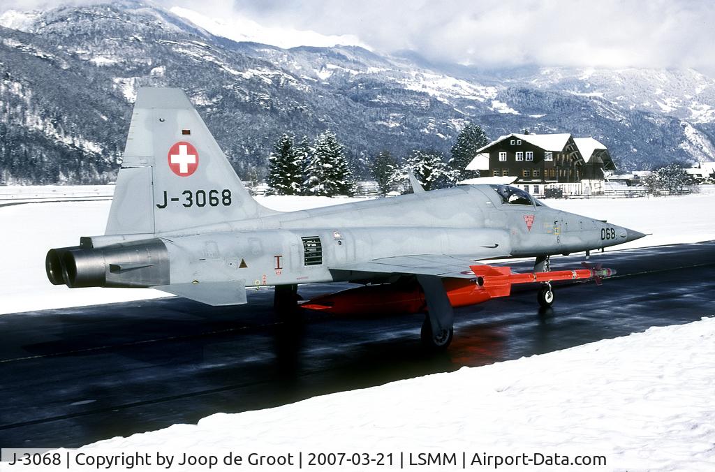 J-3068, Northrop F-5E Tiger II C/N L.1068, this snow in March was quite unexpected.
