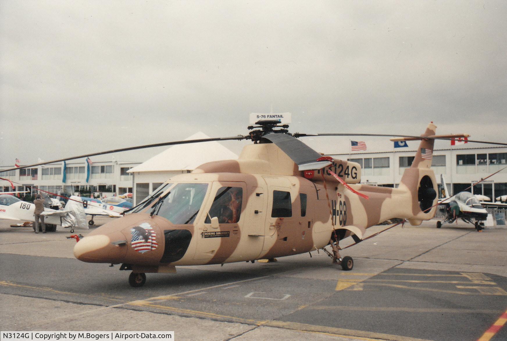 N3124G, 1985 Sikorsky S-76B C/N 760303, @ Le Bourget France 1991