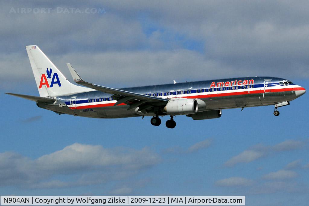 N904AN, 1999 Boeing 737-823 C/N 29506, visitor