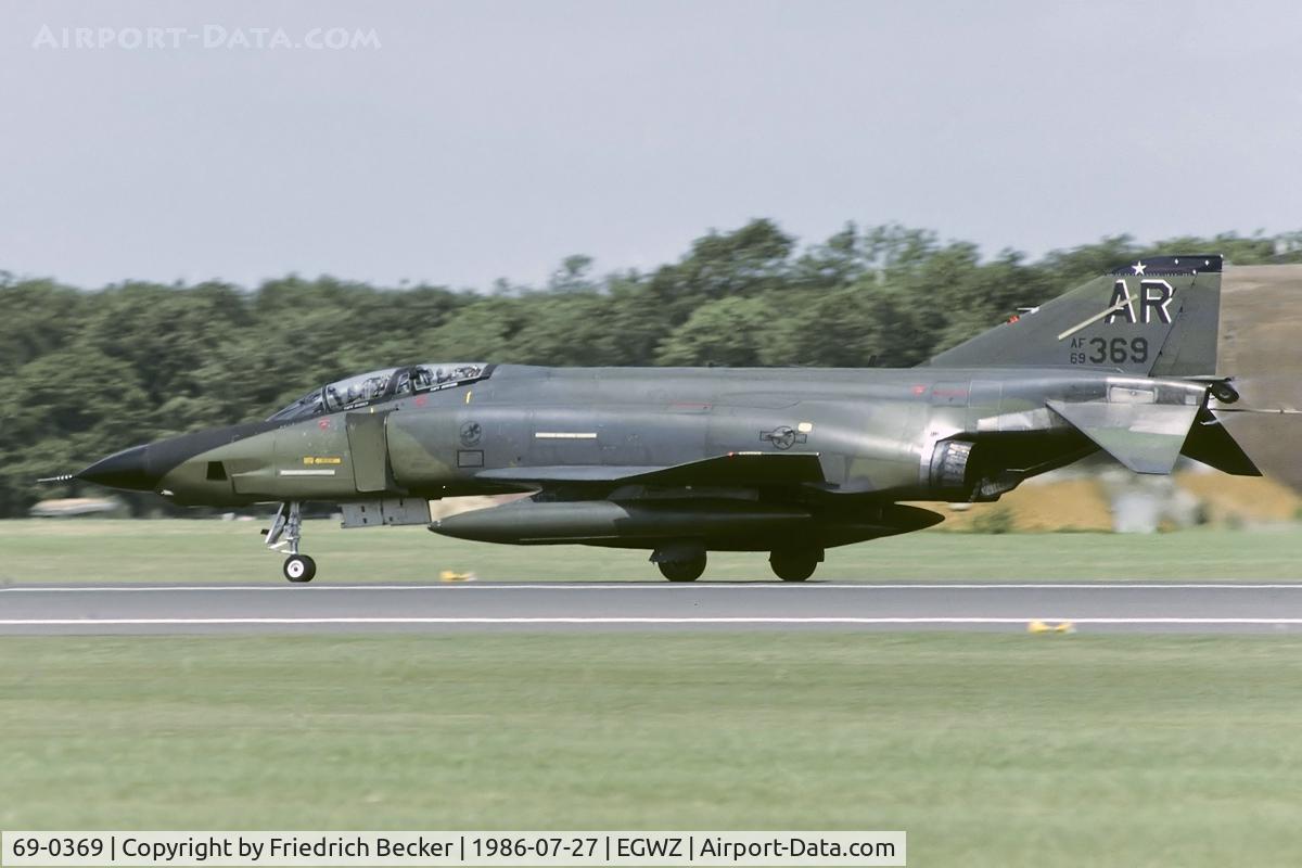 69-0369, 1968 McDonnell Douglas RF-4C Phantom II C/N 3875, 10th TRW RF-4C decelerates after touchdown at RAF Alconbury