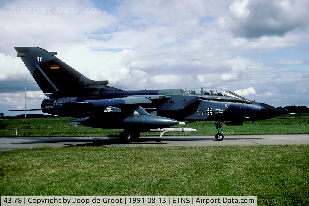 43 78, Panavia Tornado IDS C/N 203/GS051/4078, In the aftermath of MFG 1 existance we were invited to take pictures of the Marine Tornados at Schleswig-Jagel.