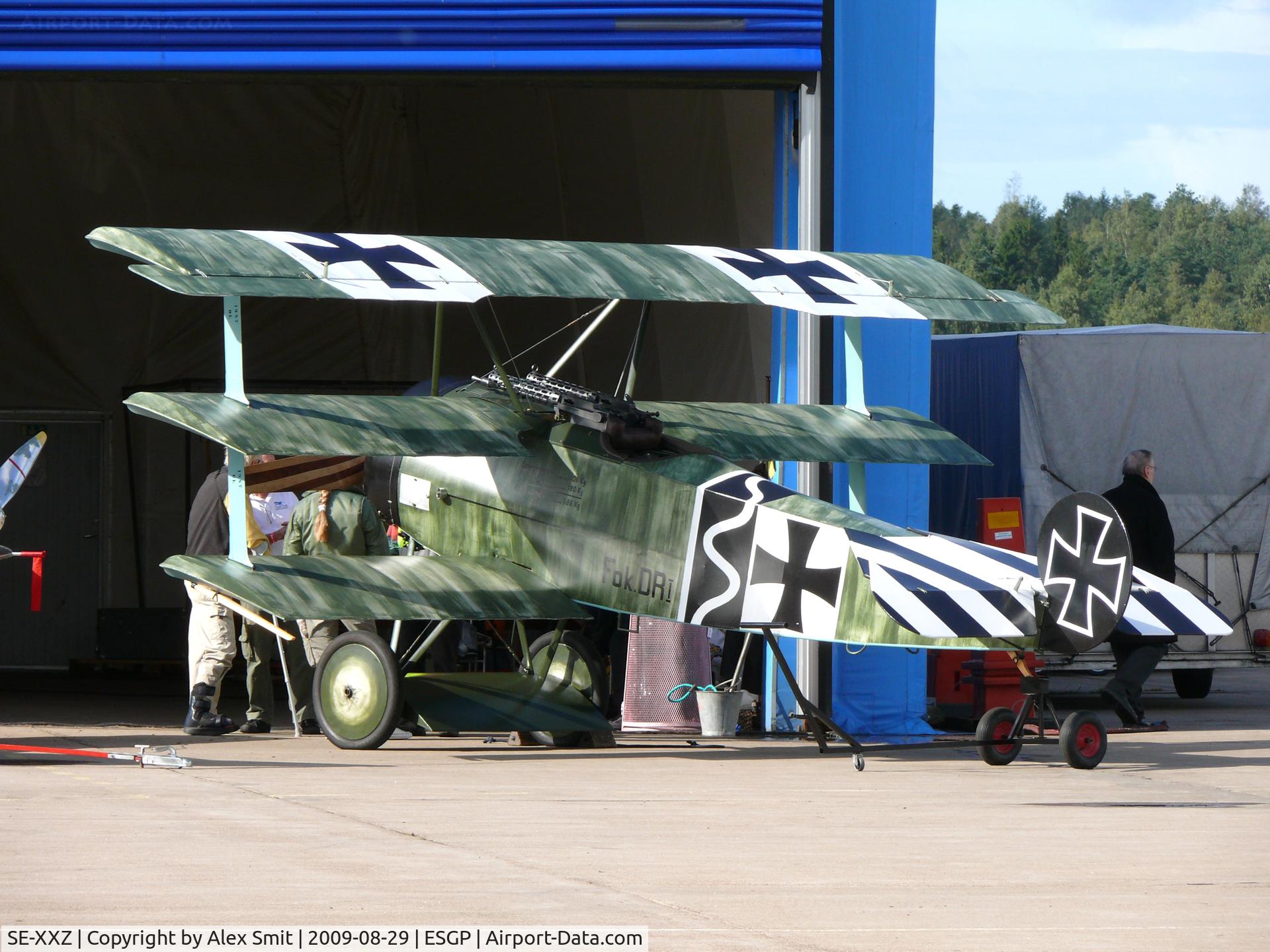 SE-XXZ, 2008 Fokker Dr.1 Triplane Replica C/N 1306, Fokker Dr1 Dreidecker SE-XXZ Mikael Karlson painted as German Air Force 403/17