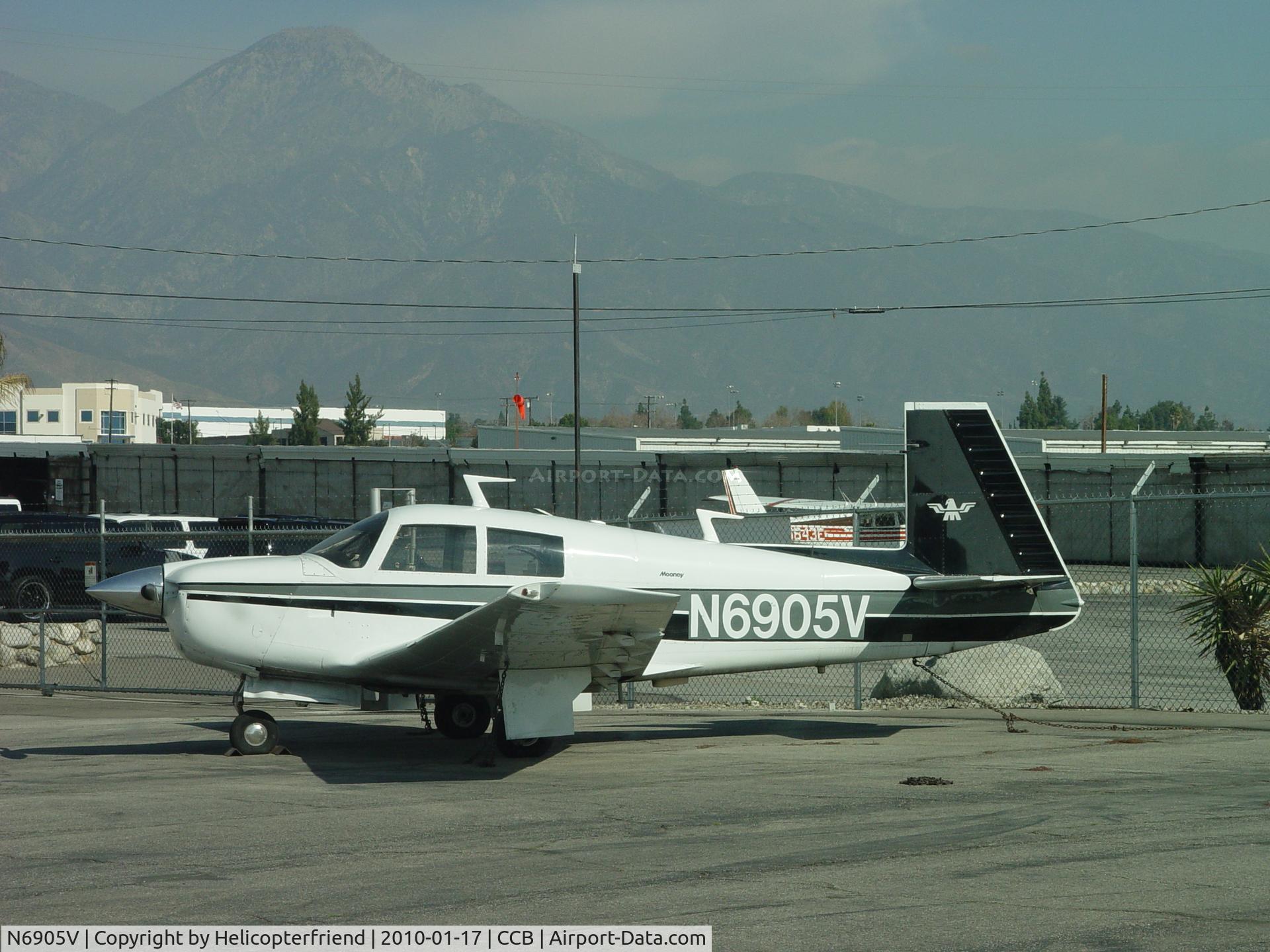 N6905V, 1975 Mooney M20C Ranger C/N 20-1175, Parked at Foothill Aircraft