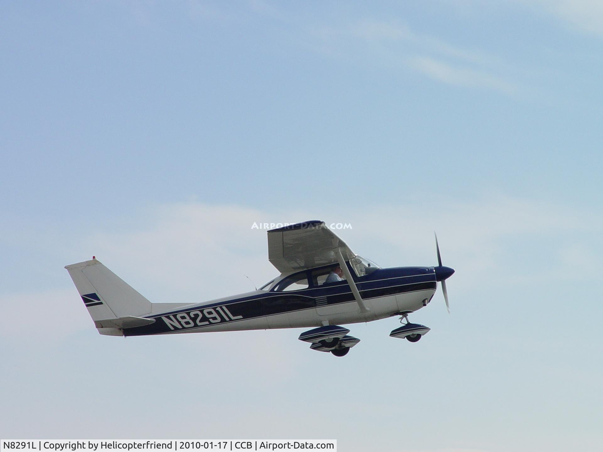 N8291L, 1967 Cessna 172H C/N 17256491, Airbourne westbound from runway 24