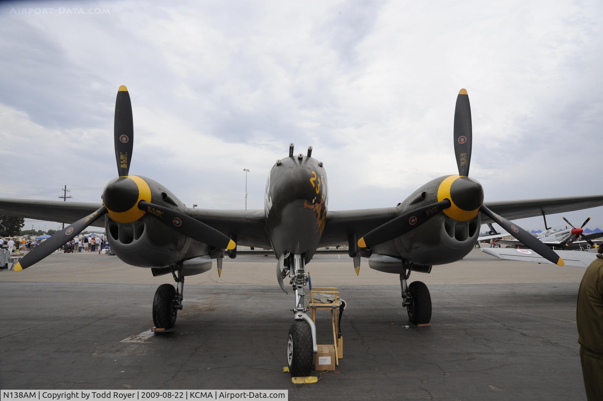 N138AM, 1943 Lockheed P-38J Lightning C/N 44-23314, CAMARILLO AIR SHOW 2009
