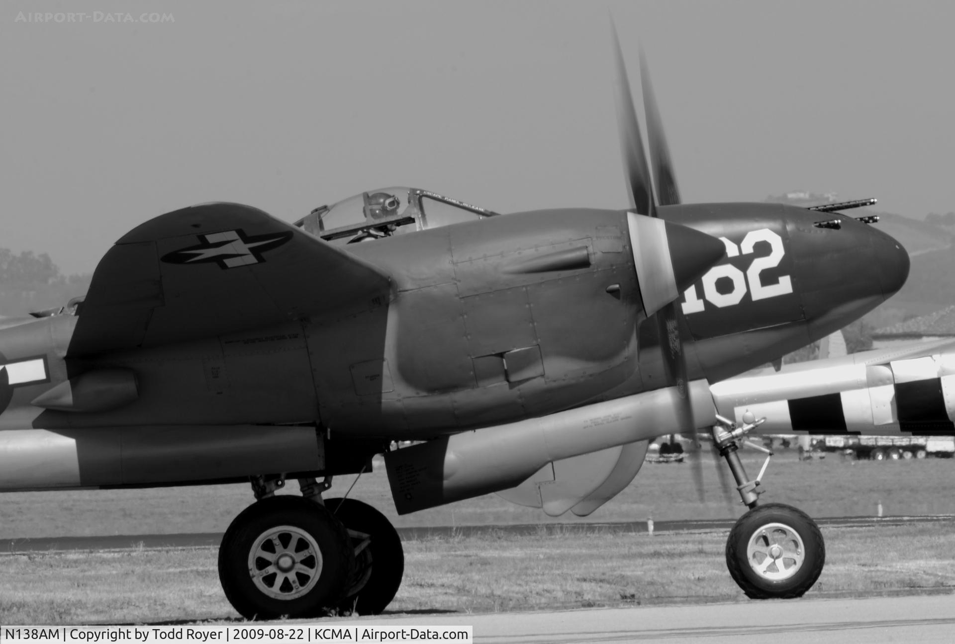N138AM, 1943 Lockheed P-38J Lightning C/N 44-23314, CAMARILLO AIR SHOW 2009