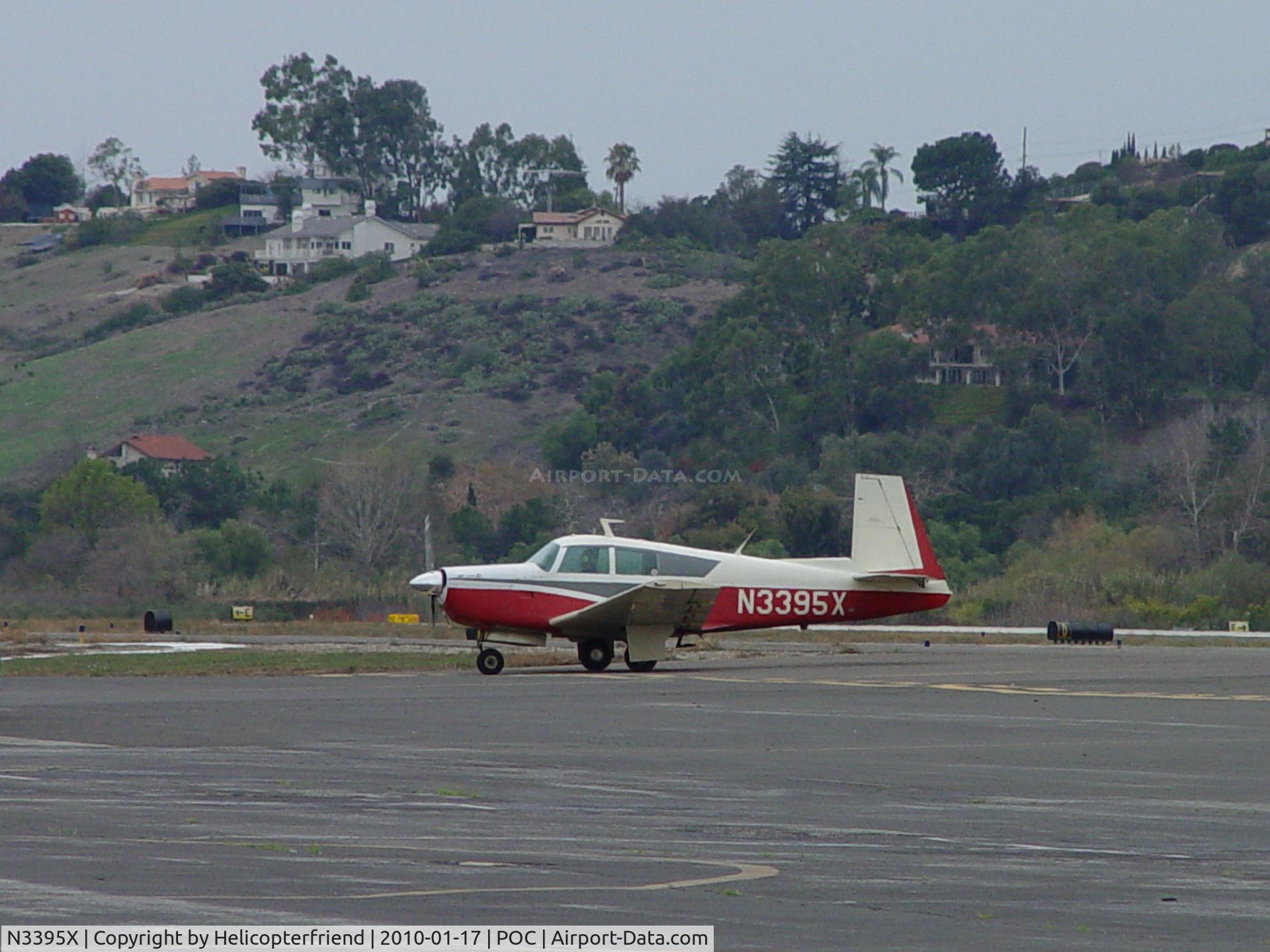 N3395X, 1966 Mooney M20C Ranger C/N 3387, Taxiing to transient parking