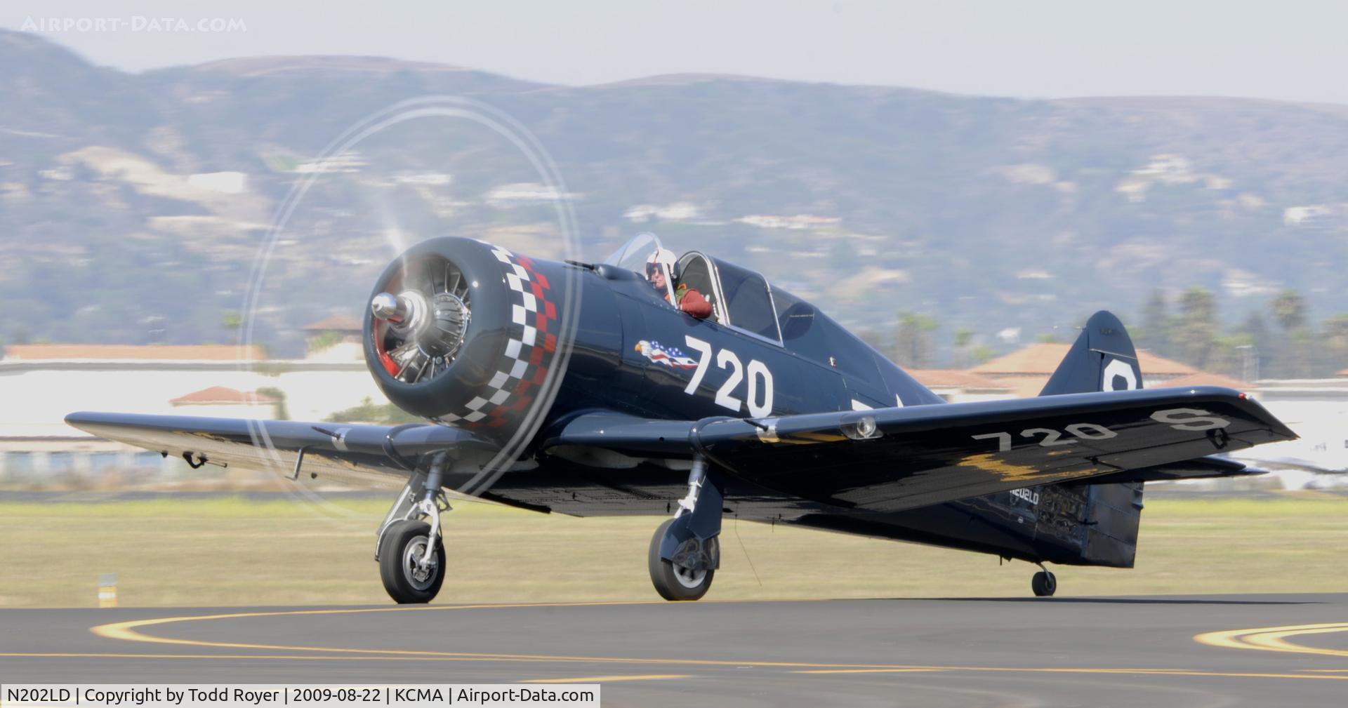 N202LD, 1952 North American NA-50 (replica) C/N 20470, CAMARILLO AIR SHOW 2009