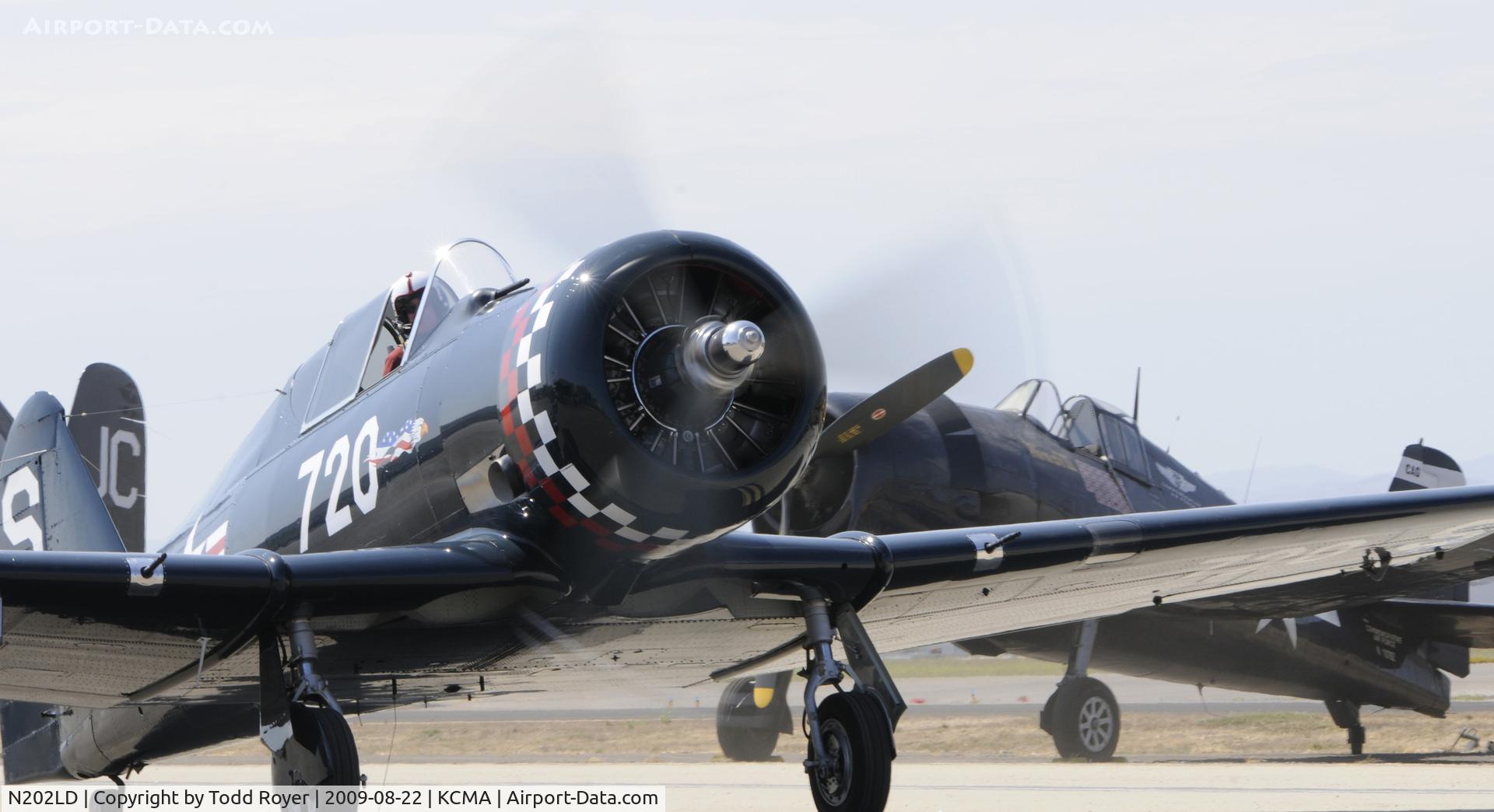 N202LD, 1952 North American NA-50 (replica) C/N 20470, CAMARILLO AIR SHOW 2009