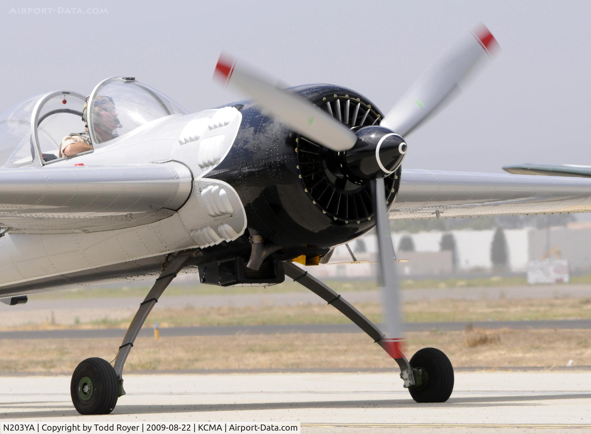 N203YA, 1996 Yakovlev Yak-55M C/N 961006, CAMARILLO AIR SHOW 2009