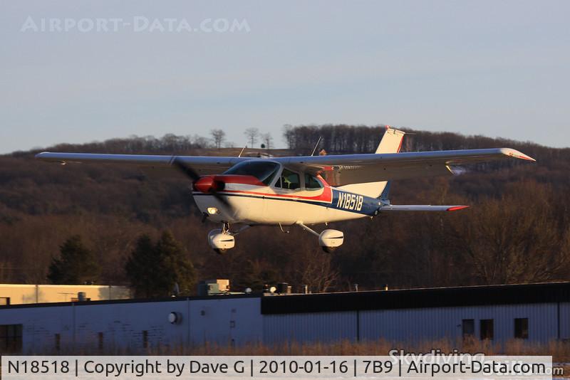 N18518, 1976 Cessna 177B Cardinal C/N 17702540, Cessna Cardinal on final to Ellington, CT
