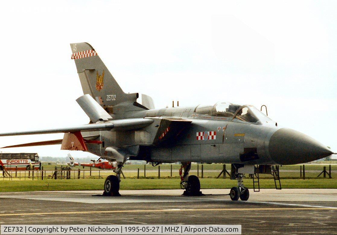 ZE732, 1987 Panavia Tornado F.3 C/N AS048/660/3296, Tornado F.3 of 56[R] Squadron at RAF Coningsby on the flight-line at the 1995 Mildenhall Air Fete.