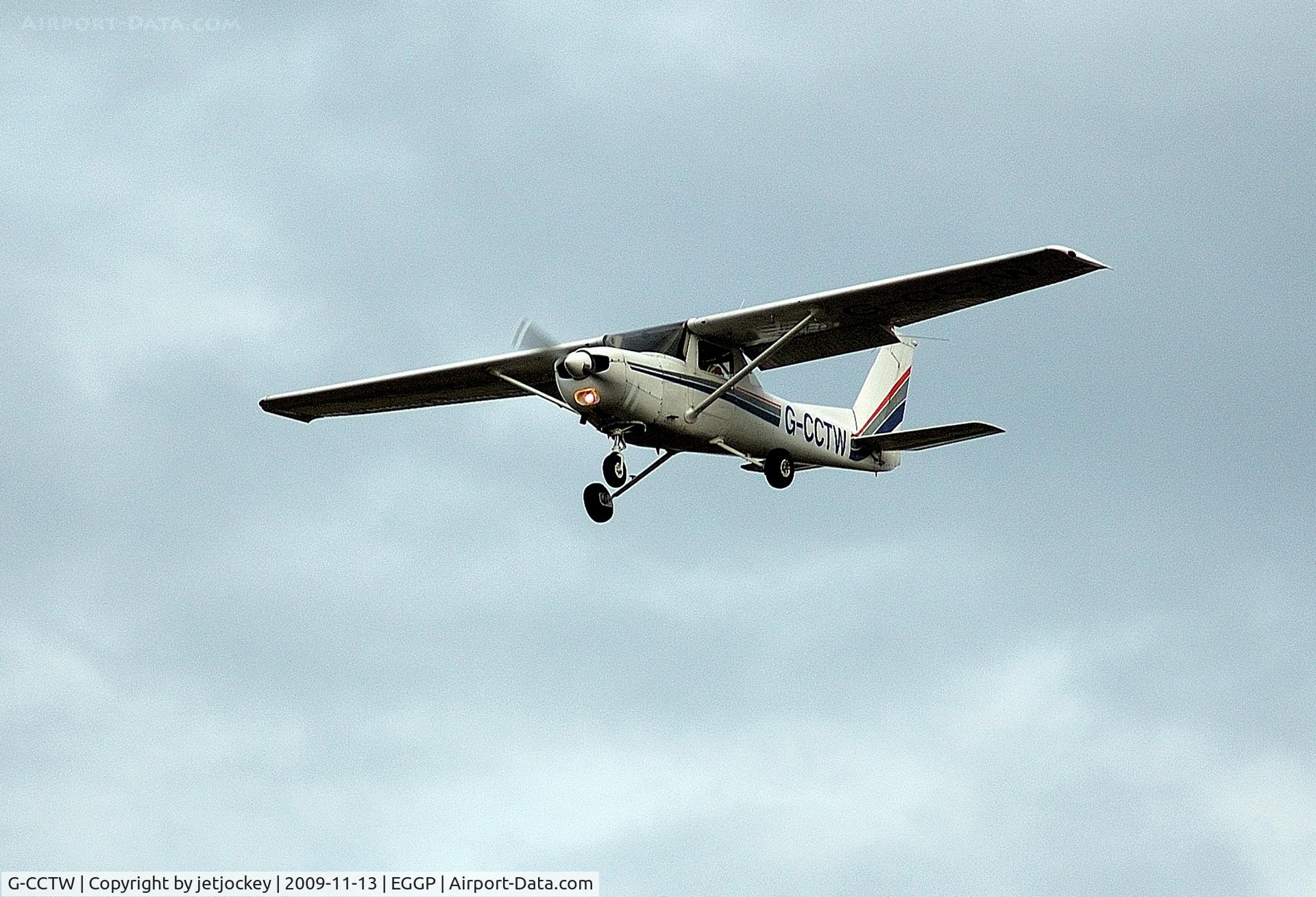 G-CCTW, 1977 Cessna 152 C/N 152-79882, Finals into LPL John Lennon