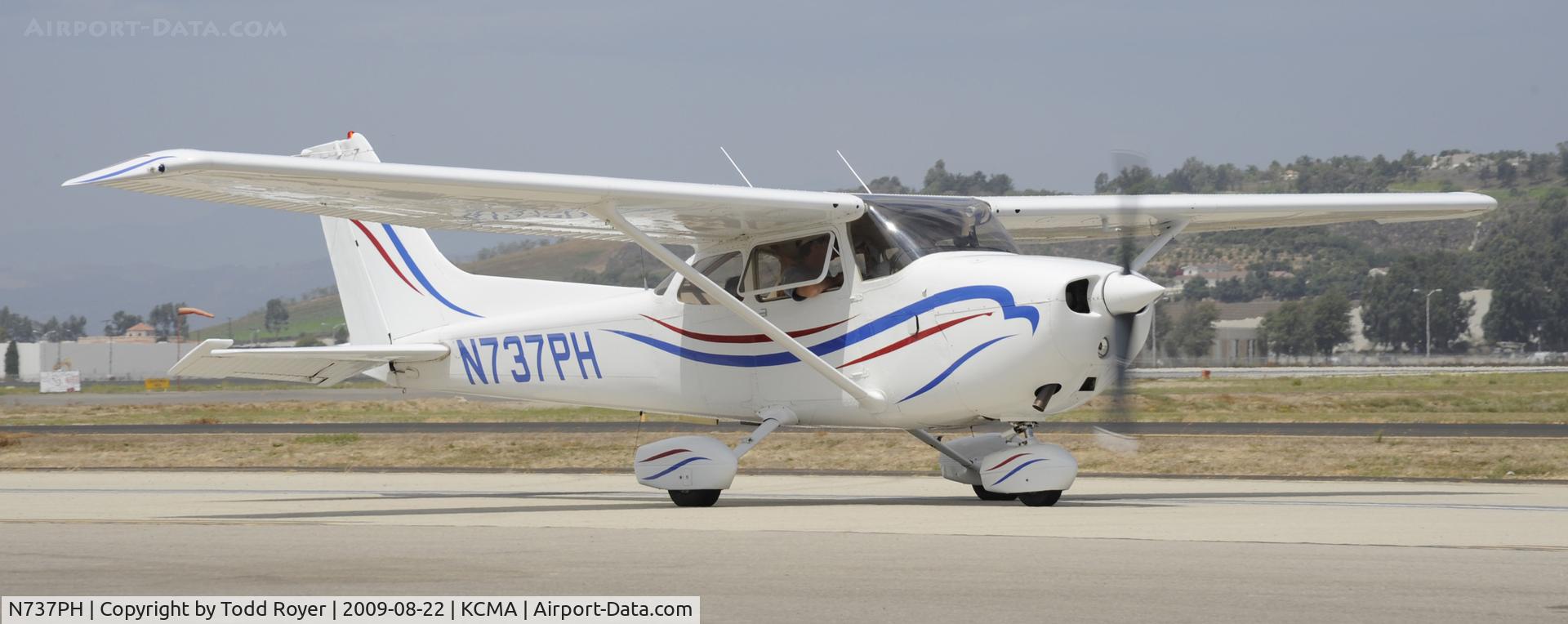 N737PH, 1977 Cessna 172N C/N 17269564, CAMARILLO AIR SHOW 2009
