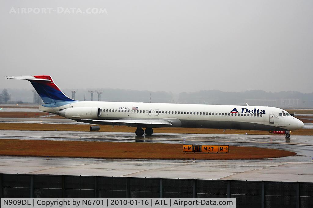 N909DL, 1987 McDonnell Douglas MD-88 C/N 49540, Delta
