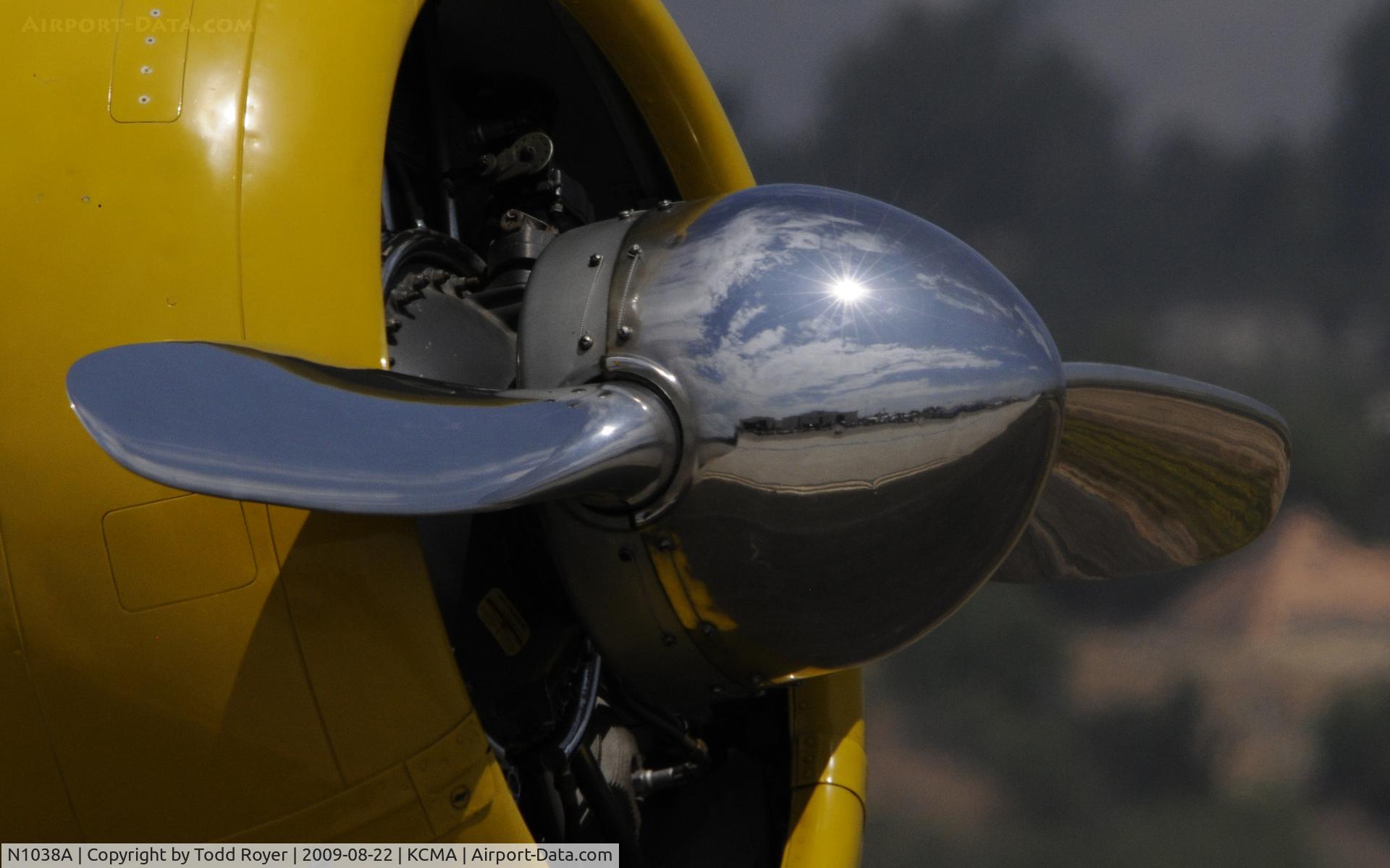 N1038A, 1944 North American SNJ-5 Texan C/N 90917 (121-41633), CAMARILLO AIR SHOW 2009