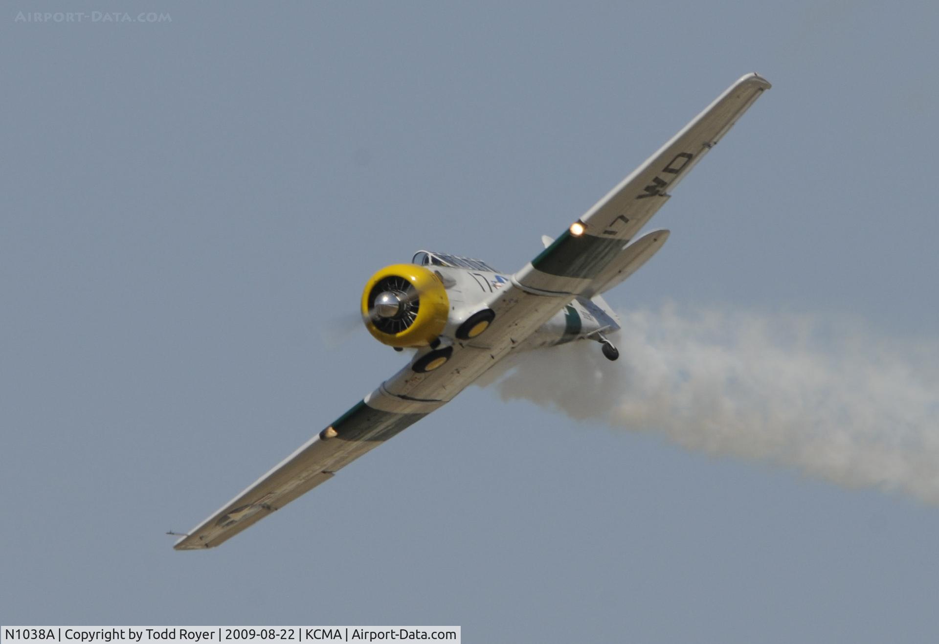 N1038A, 1944 North American SNJ-5 Texan C/N 90917 (121-41633), CAMARILLO AIR SHOW 2009