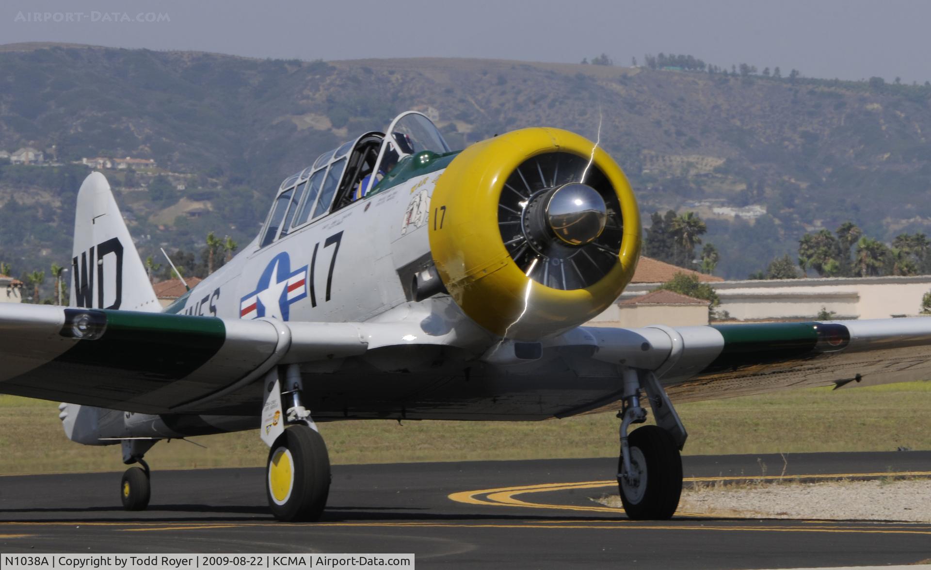 N1038A, 1944 North American SNJ-5 Texan C/N 90917 (121-41633), CAMARILLO AIR SHOW 2009