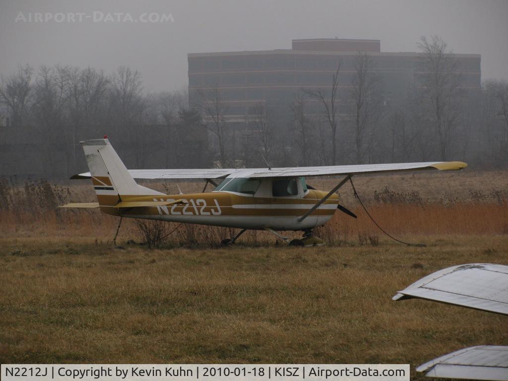 N2212J, 1966 Cessna 150G C/N 15065412, Overgrown