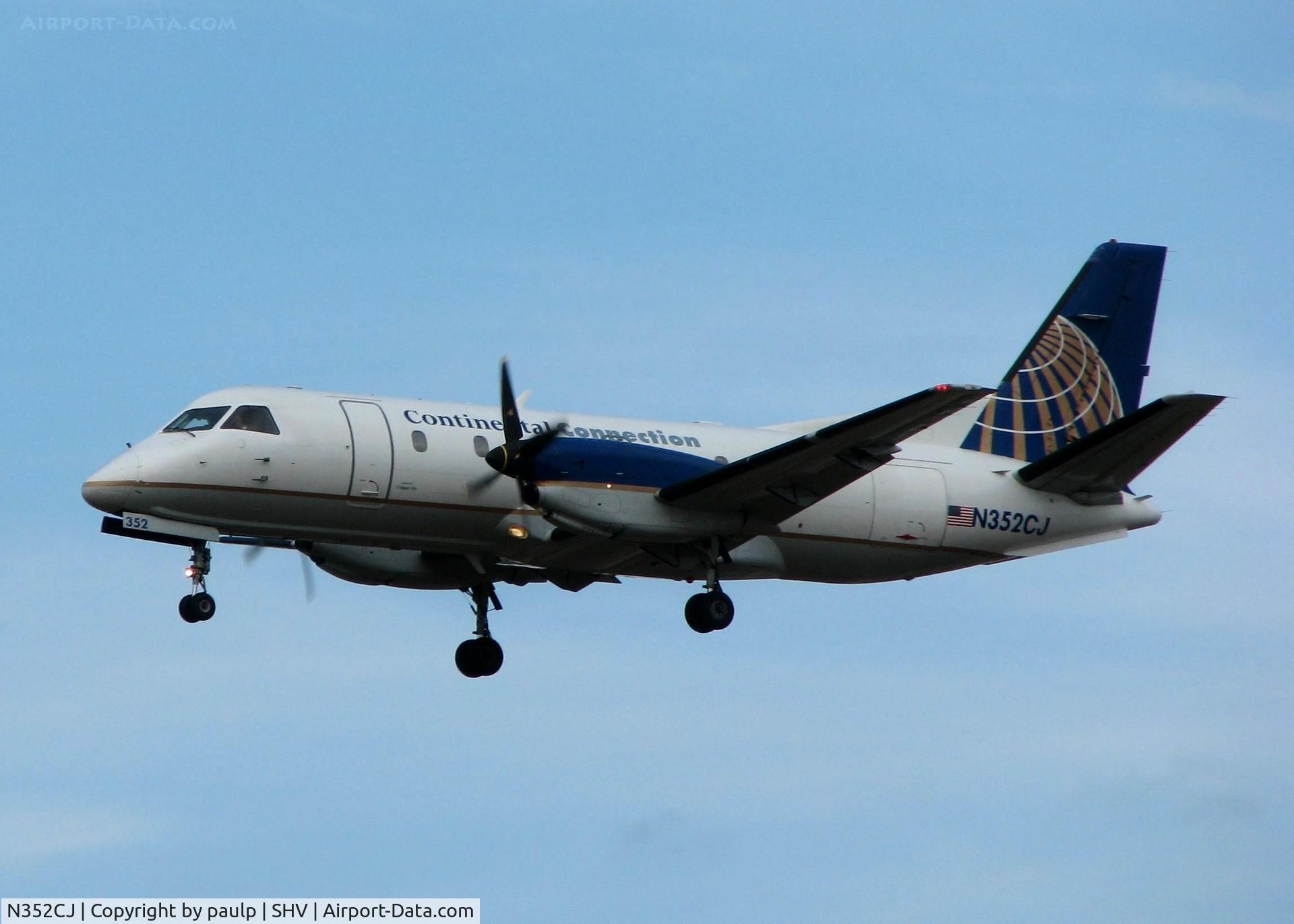 N352CJ, 1993 Saab 340B C/N 340B-352, Landing at Shreveport Regional.